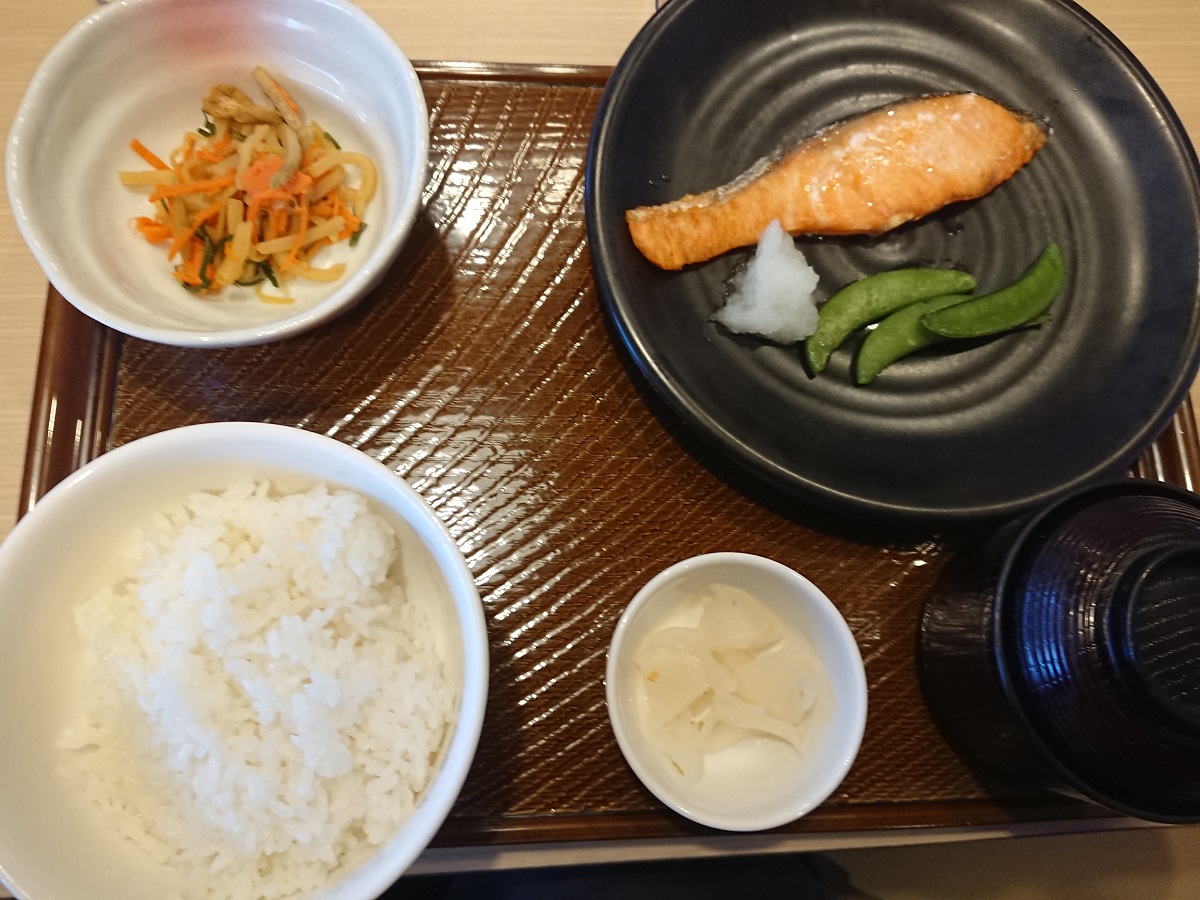 焼き鮭朝定食