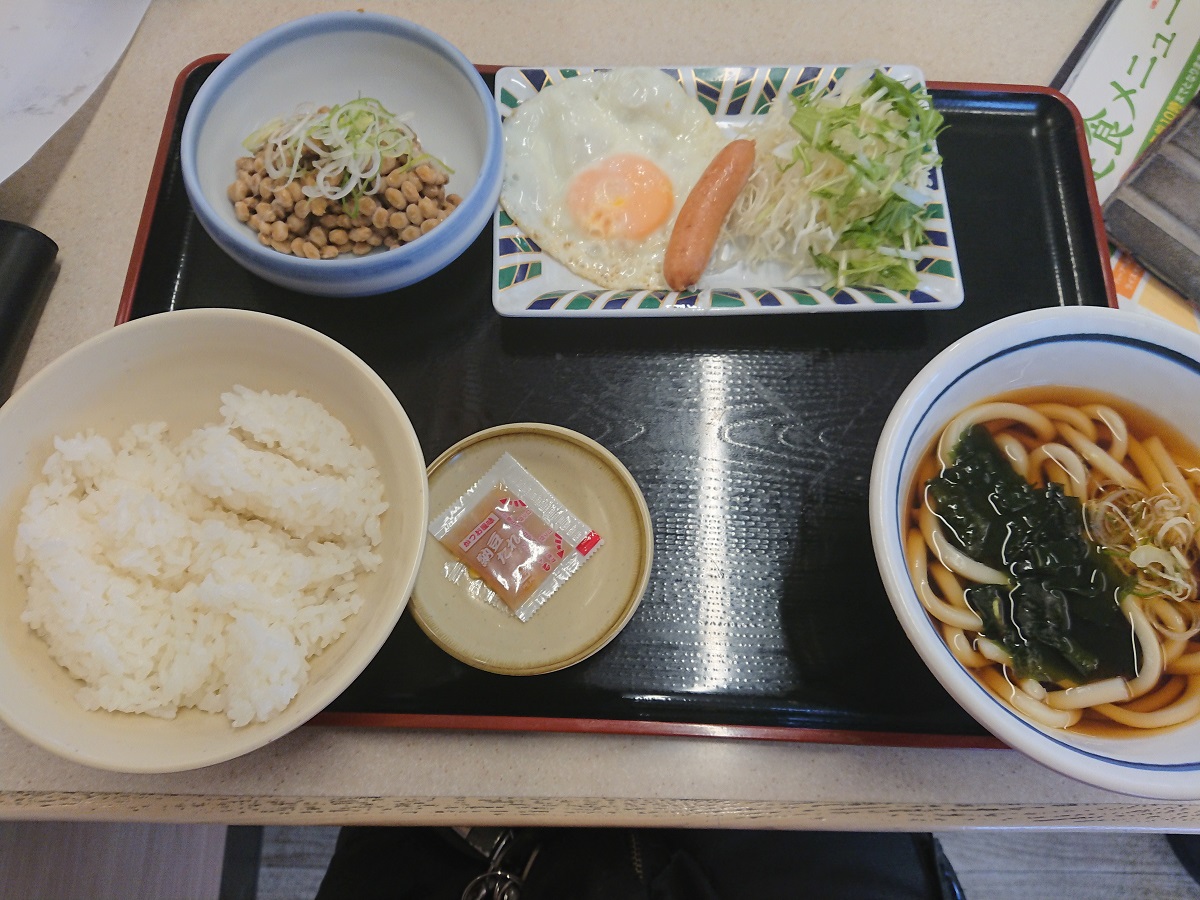 菅谷の納豆＆目玉焼き朝定食