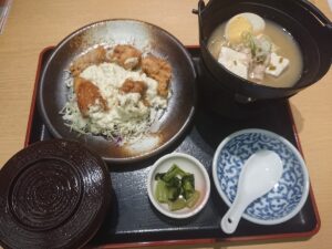 チキン南蛮と肉豆富セット